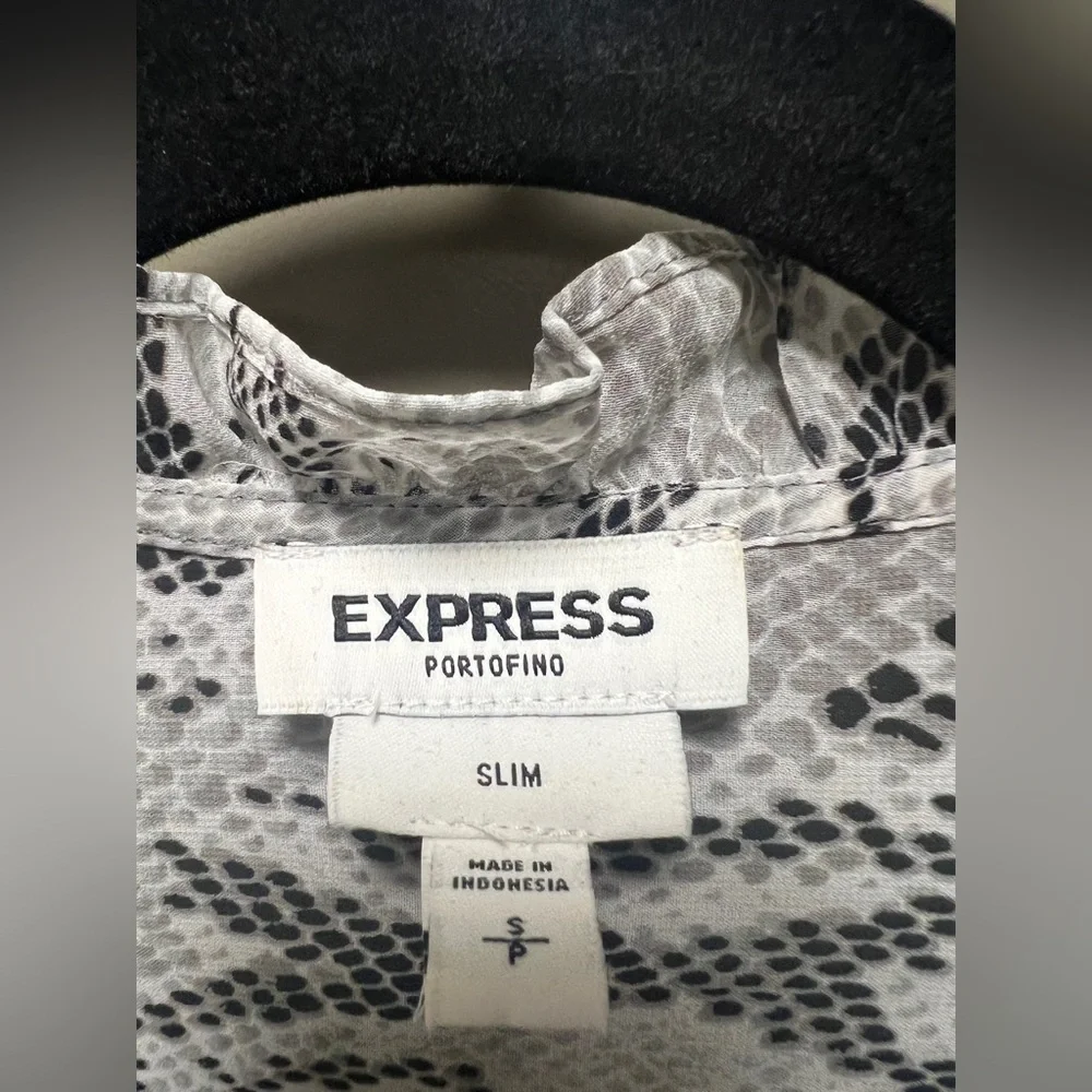 Express Slim Fit Sheer Snakeskin Print Ruffle Portofino Shirt Size Small